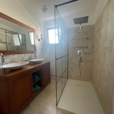 Villa Magnifique Recente Entre Et Montagne Situee Entre Ajaccio Et Porticcio